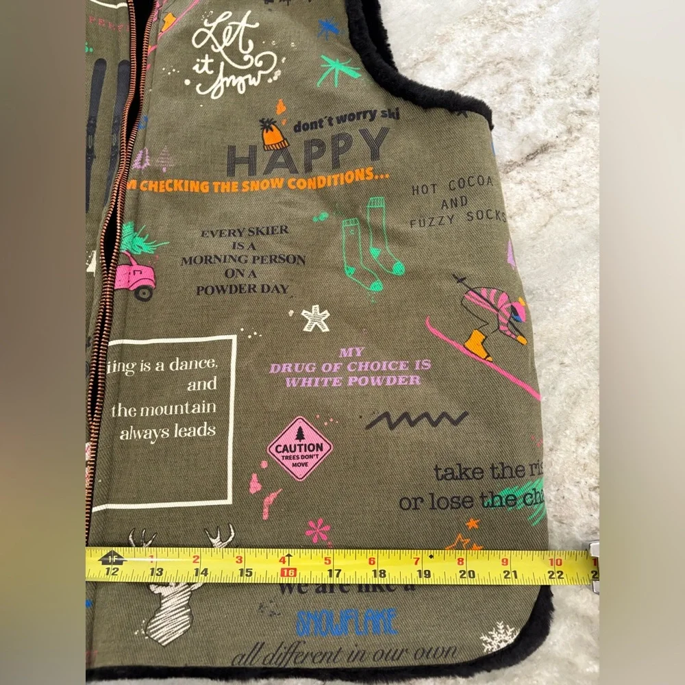 Vilagallo Naomi Apres Ski Reversible
Vest Sz L Zip Up Y2K Ski Cabincore Artsy - Picture 5 of 10